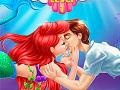                                                                     Ariel And Prince Underwater Kissing קחשמ