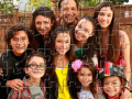                                                                    Stuck in the Middle Characters Puzzle קחשמ